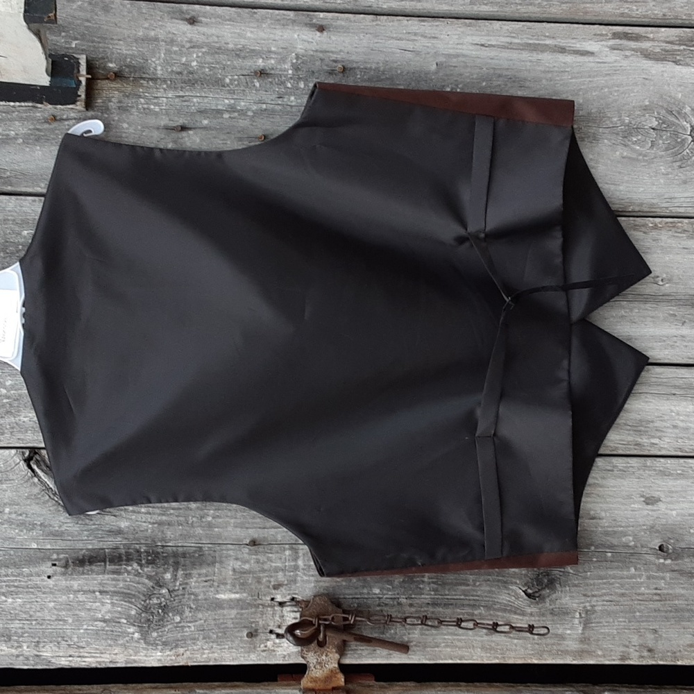 Vest - Picture 3 of 5